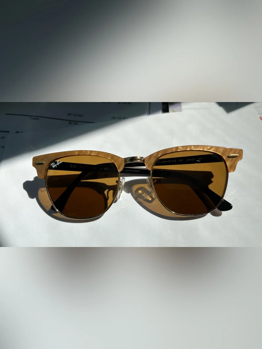 Iconic Ray-Ban Clubmaster Sunglasses in Arista/Brown  w/ Original Case